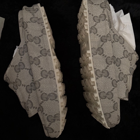 Gucci GG Slide Sandal - Picture 4 of 8